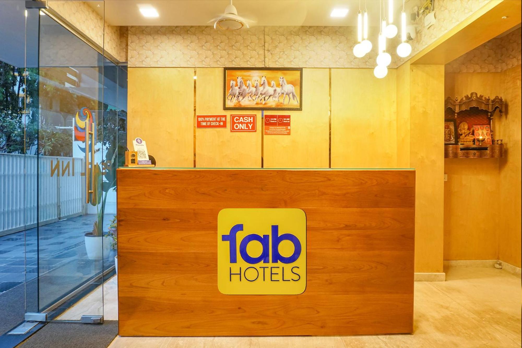 Fabhotel Executive Pearl - Nr Twin Tower