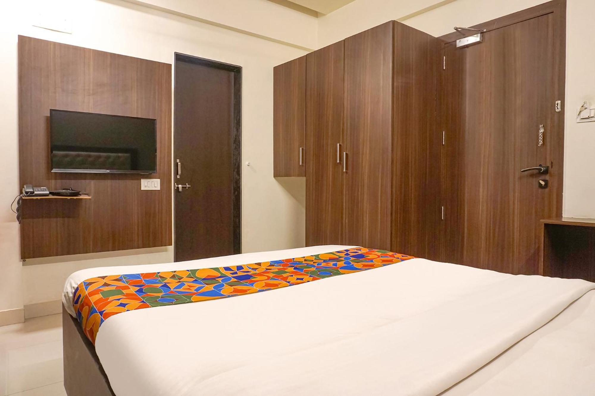 Fabhotel Executive Pearl - Nr Twin Tower Pune