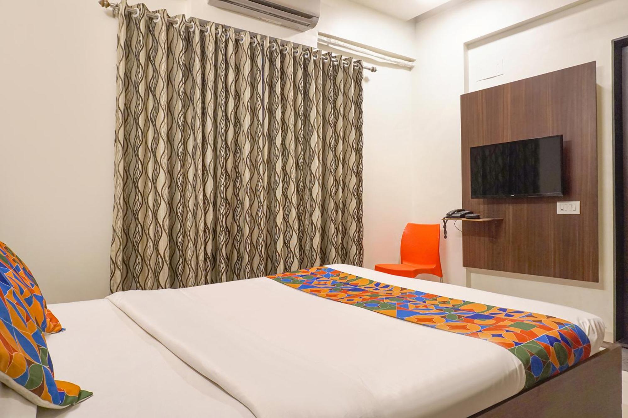 Hotel Fabhotel Executive Pearl - Nr Twin Tower