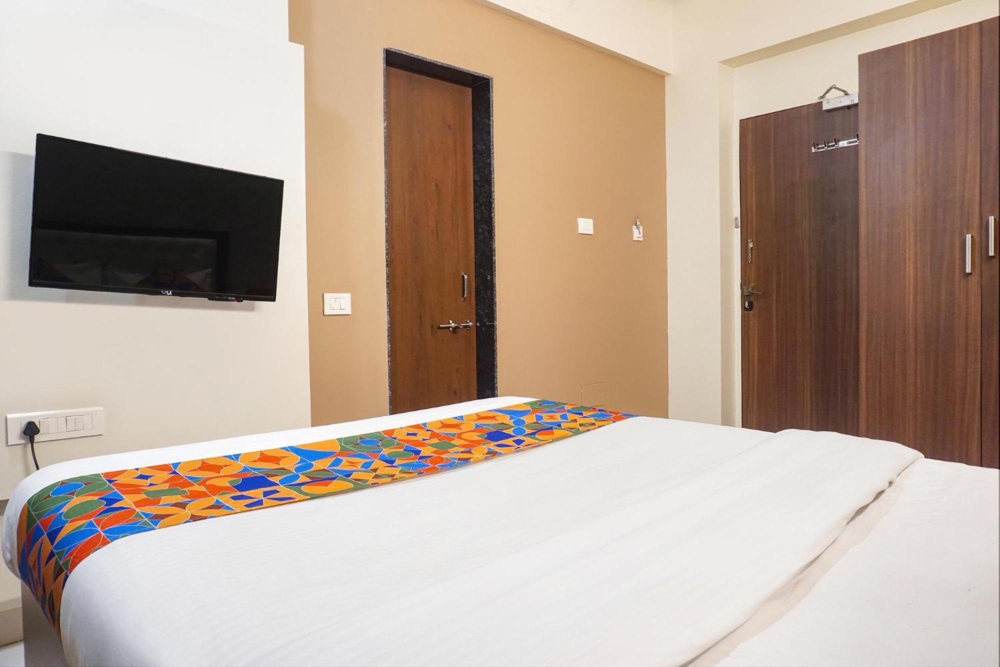 Fabhotel Executive Pearl - Nr Twin Tower Hotel