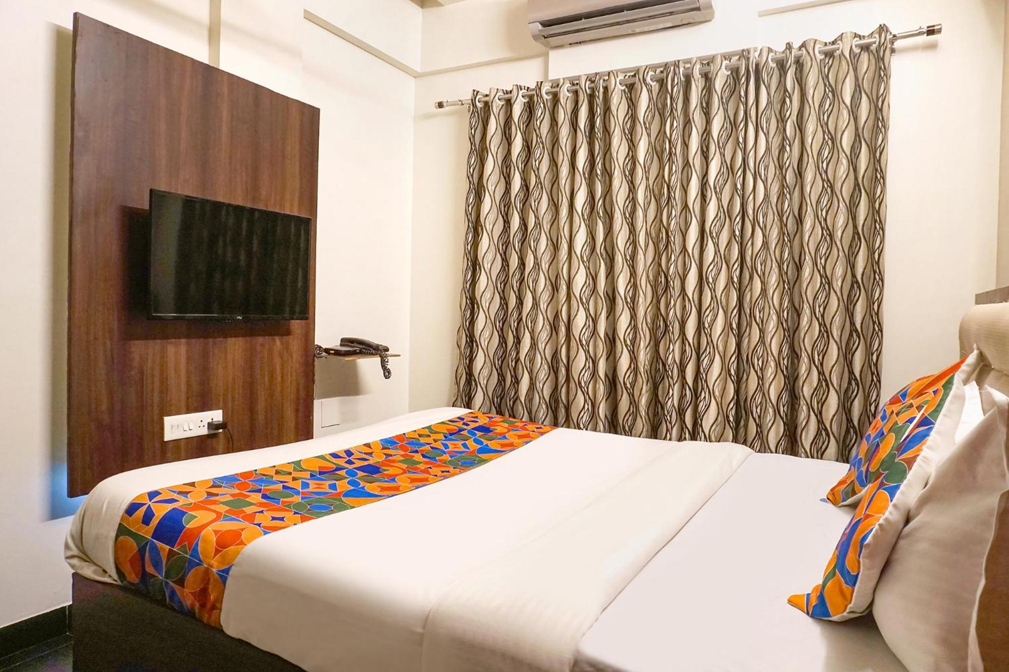 Fabhotel Executive Pearl - Nr Twin Tower Hotel Pune