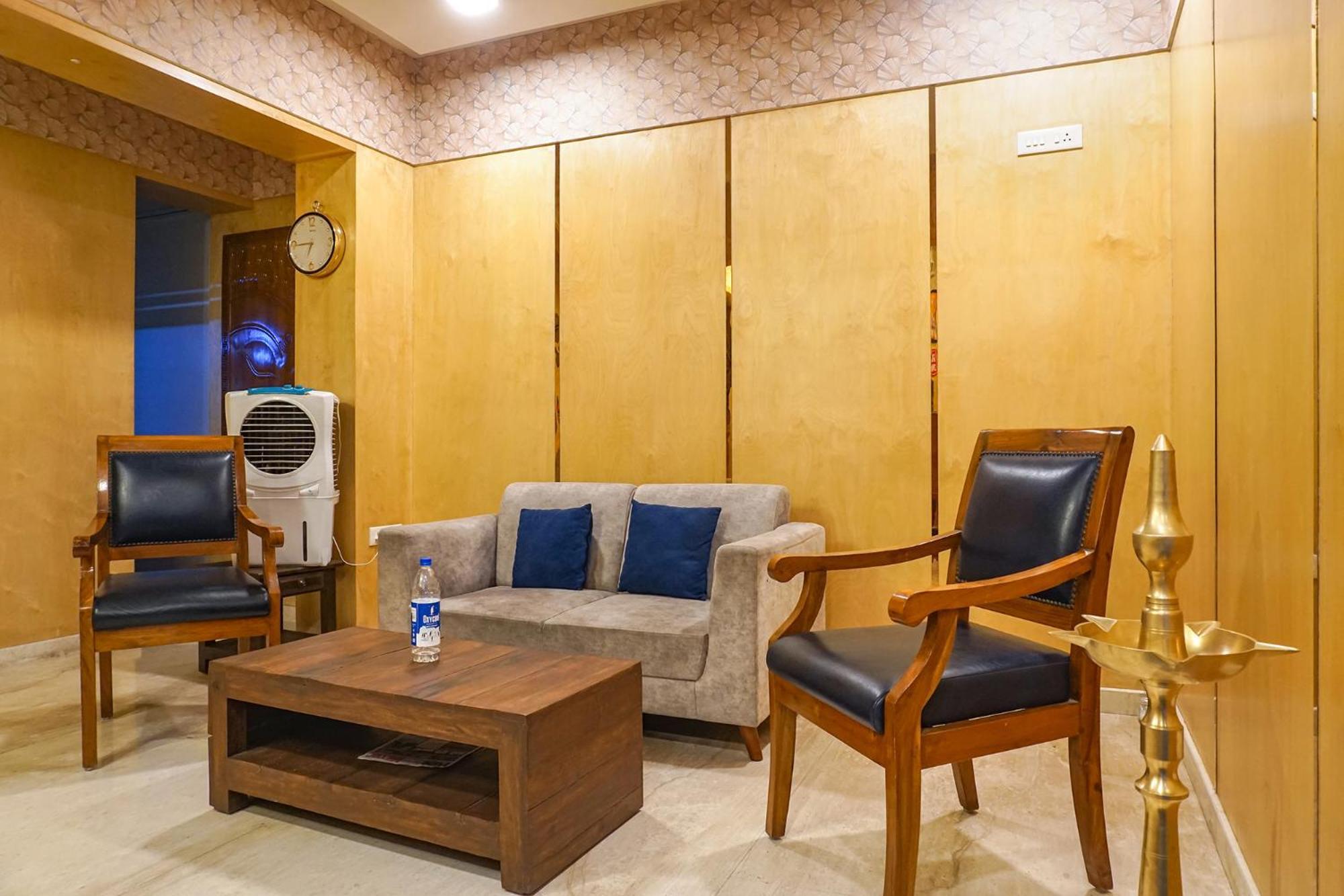 Fabhotel Executive Pearl - Nr Twin Tower 3* Pune