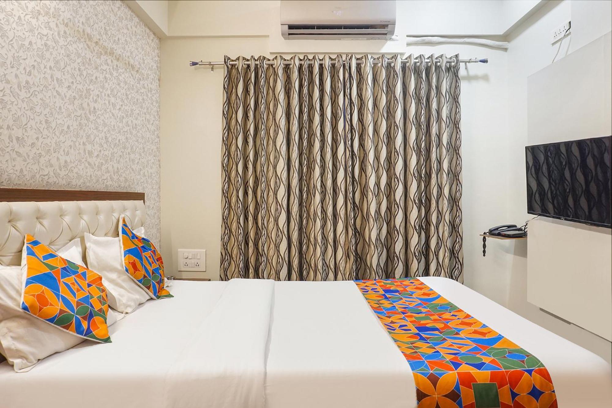 Fabhotel Executive Pearl - Nr Twin Tower Hotel